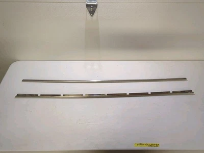 NUEVO PAR 75-76 Chevy Truck Blazer rejilla superior inferior moldura 343984 Foto 1 de 4