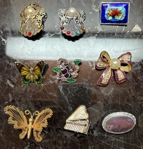 Lot Of 9 Vintage Brooches Angels Butterflies Ribbon Flowers Piano & More - Picture 1 of 19