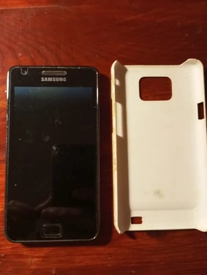 ***Samsung gt-i9100 mobile phone,locked ,working*** - Image 1 of 4