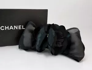Auténtica pinza para el cabello con moño de tela de camelia negra CHANEL #60691B - Imagen 1 de 13