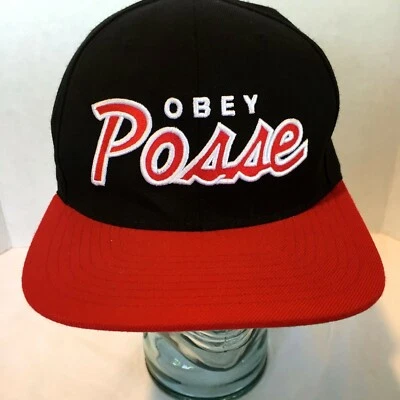 Boné Obey Posse Snapback preto e vermelho 80% acrílico 20% lã tamanho único serve para todos - Imagem 1 de 4