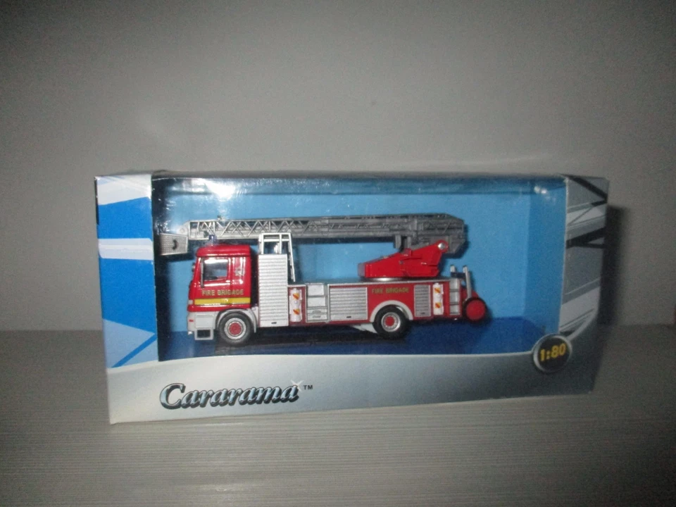 CAMION POMPIERI CON AUTOSCALA CARARAMA 1:80 - Immagine 1 di 1
