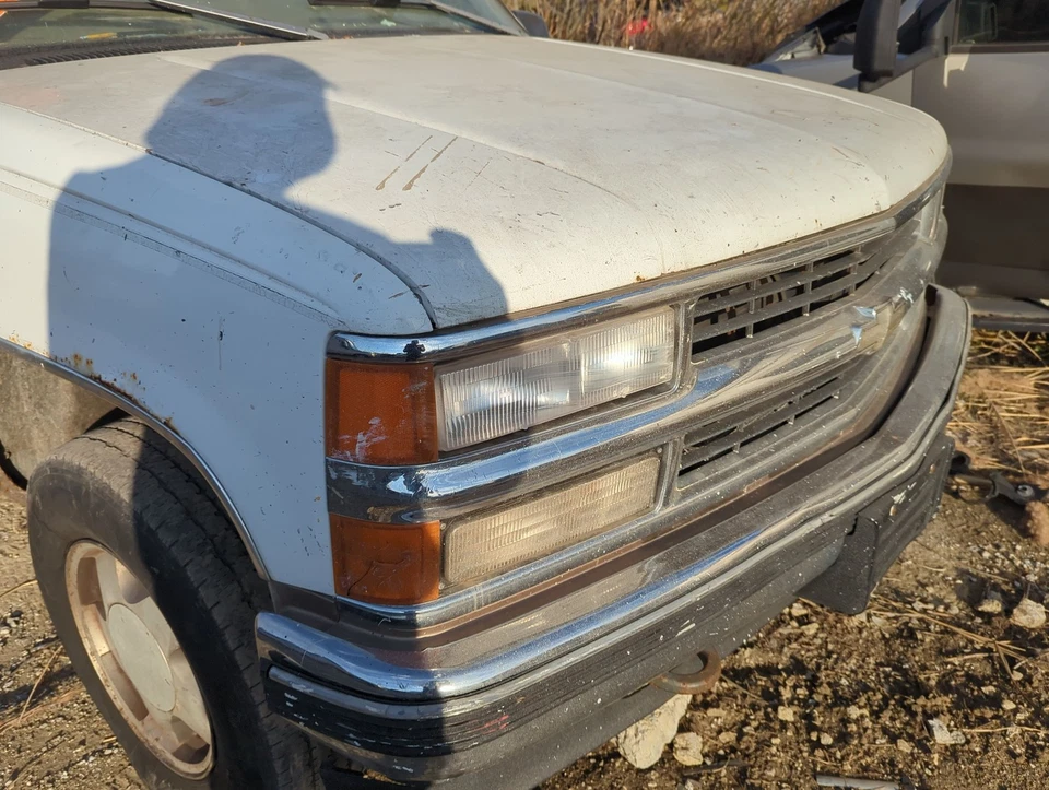 Faro delantero derecho pasajero Chevrolet K1500 OEM VS00Q Foto 1 de 1