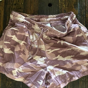 USED Pink Camo Athleta Girl Shorts, Size XL/14 Girls - Picture 1 of 3