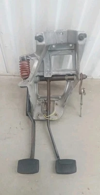 1980-1986 Ford F150 F250 F350 Bronco HYDRAULIC MANUAL Clutch Pedal Assembly - Image 1 of 4