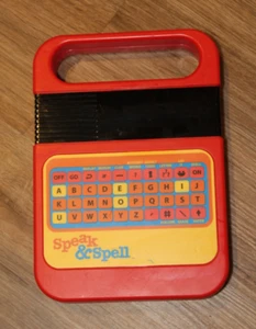 Sistema de juego de aprendizaje electrónico portátil Speak & Spell juguete retro Kahootz 2019 - Imagen 1 de 2