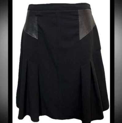 NANETTE LEPORE 百褶迷你裙黑色皮革职业尺寸 4 — 第 1/4 张图片