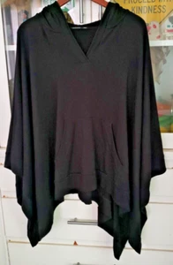Neu Capote schwarzer Poncho mit Kapuze Oversize Pullover Oberteil Tunika Gr. S/M - Bild 1 von 9