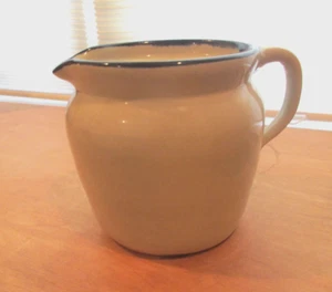 VINTAGE MARSHALL POTTERY CROCK PITCHER WITH HANDLE POUR SPOUT SINGLE BLUE BAND - Picture 1 of 5