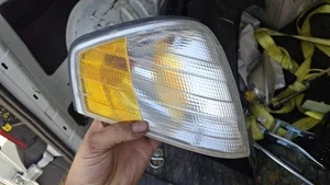 95-02 MERCEDES SL500 FRONT PASSENGER SIDE MARK LIGHT LAMP TURN SIGNAL Light - Bild 1 von 4