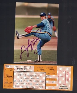 Gaylord Perry Seattle Mariners 300th Win Full Ticket vs. Yankees W/Signed Photo - Picture 1 of 1