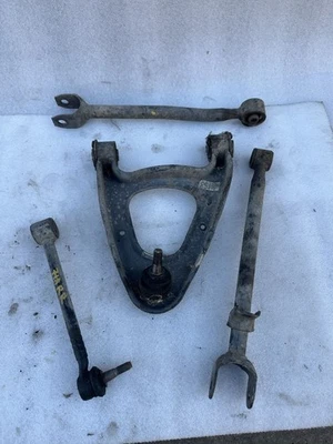 1997 LEXUS LS400 RIGHT PASSENGER SIDE REAR UPPER LOWER CONTROL ARMS 4 PIECES - Image 1 of 2