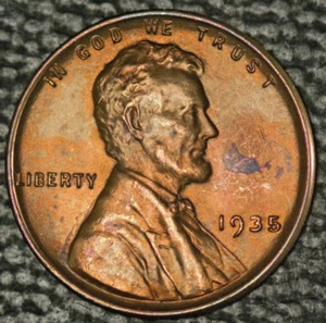 1935 Lincoln Cent, Very Choice BU, Toned, Raw - Picture 1 of 2