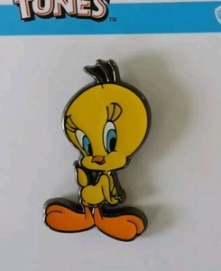 Pin de solapa esmaltada de pájaro piolín Warner Bros Looney Tunes 1,25 x 0,75 pulgadas - Imagen 1 de 3
