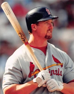 Foto de Mark McGwire de los Cardenales de San Luis 8x10 #3004 - Imagen 1 de 2