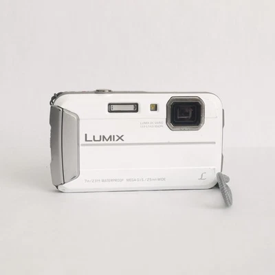 Цифровая камера Panasonic Lumix DMC-TS25 16,1 Мп с аккумулятором + зарядным устройством - белая - Изображение 1 из 4