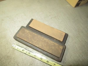 2 vintage sharpening stones 1 Washita & another stone good used condition - Picture 1 of 16
