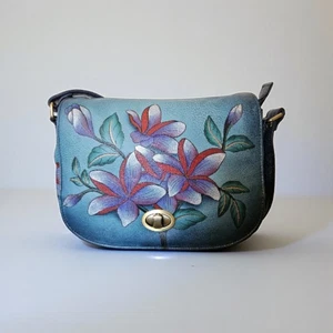 Borsa a tracolla Anuschka in pelle blu floreale dipinta a mano con chiusura girevole - Foto 1 di 24