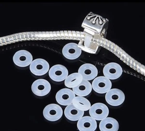 5 Weiße Silikon Clip Anhänger Sicherheitsstopper Charm Pandora Armband - Bild 1 von 3