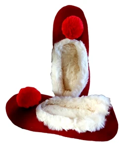 Avon Red/ Burgundy Womans Pom Pom Slippers Size 10 / NEW - Picture 1 of 2