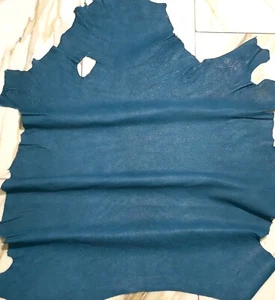 LEDER TIP 39221-Q, Lederreste, 1 Lederhaut 0,7mm, antik-türkisblau nappa - Picture 1 of 2