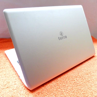 Terra 1460P 14 Zoll FHD METALL Windows 11 ULTRABOOK l i5 8GEN SSD 16GB RAM NEU - Bild 1 von 4