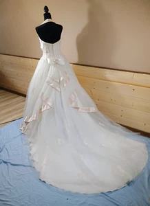 NWT Michelangelo Ivory Beaded Halter Wedding Dress Train & Veil MSRP $764 sz 10 - Picture 1 of 24