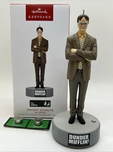 2023 Hallmark Keepsake The Office Dwight Schrute Magic Sound Tree Ornamento NUOVO! - Foto 1 di 3