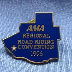 SPILLA SMALTATA AMA 1996 CONVENTION GUIDA SU STRADA REGIONALE - Foto 1 di 5