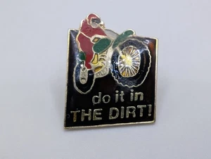 Vintage Enamel Hat Lapel Pin Dirt Bike Rider Motocross Motorcycle 1988 - Bild 1 von 3