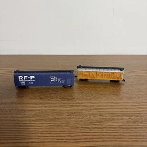 Life Like N Scale Union Pacific Stock Car & RF&P Box Car (missing 1 Coupler) - Picture 1 of 11