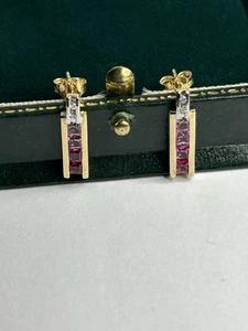 Beautiful ladies Gift! Solid 10ct Gold pink sapphire & diamond bar Earrings - Picture 1 of 5