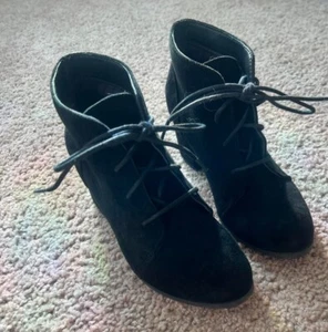 Madden Girl Boots Shoes Womens Size 9 Black Leather Lace Up Closure - Picture 1 of 3