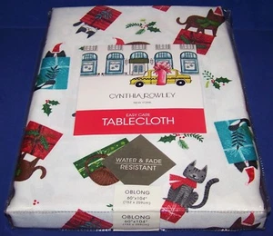 LOVELY NEW CYNTHIA ROWLEY CHRISTMAS CATS 60" x 104" OBLONG EASY CARE TABLECLOTH - Picture 1 of 4
