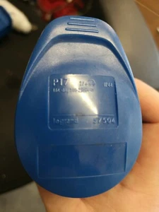 Legrand 57504  Mobile Socket P17 200/250 V 16 A 2P+E IP44 - Picture 1 of 3