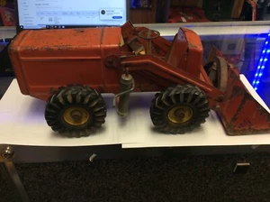Vintage Nylint Red Pressed Steel Hough Payloader Front End Loader Tractor Toy - Picture 1 of 12
