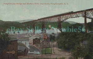 Poughkeepsie NY -HUDSON RIVER DAYLINERS PASSING UNDER TRAIN BRIDGE - Postcard - Picture 1 of 2