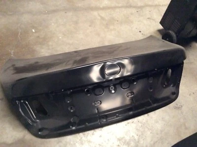 Tapa de maletero Lexus LS460 2009 pequeños daños Foto 1 de 3