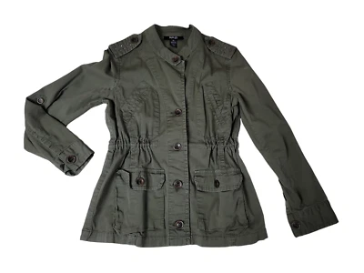 Chaqueta estilo militar Style & Co SP adornada correas para el hombro deslizable cintura ceñida Foto 1 de 4