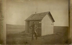 ORIGINAL TINY HOUSE, RPPC, POSTMARKED OELRICHS, SD, HOMESTEAD, POSTCARD (SX 420) - Picture 1 of 2