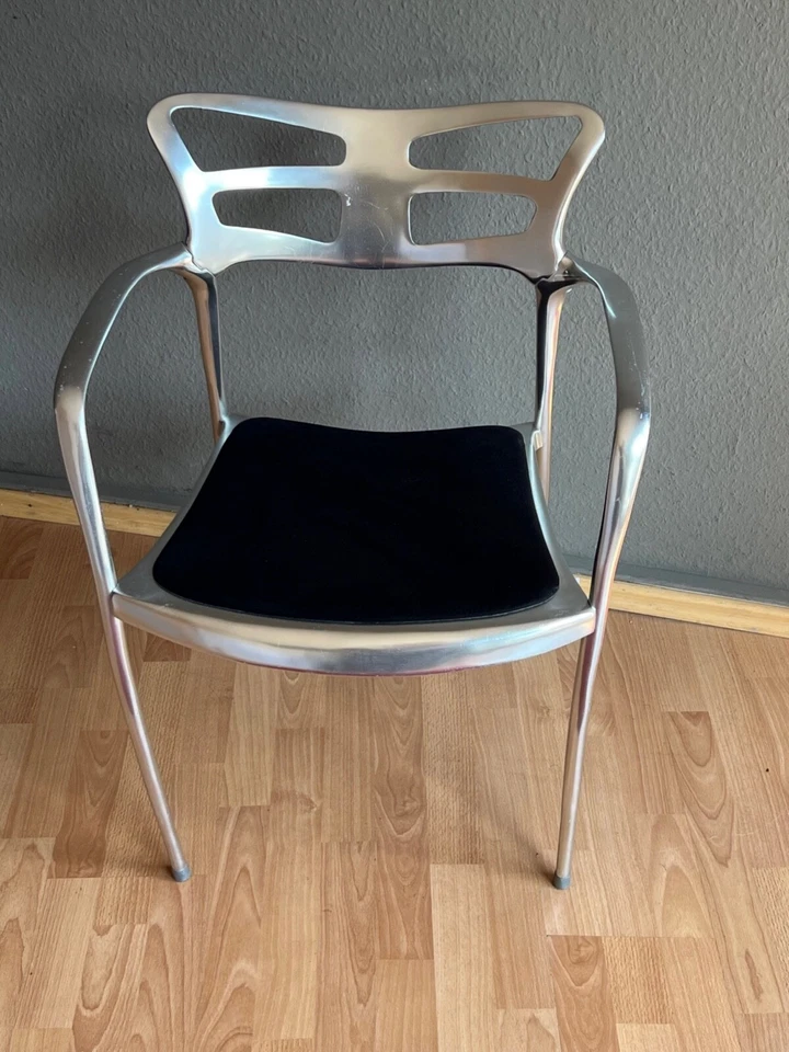 Exklusive 70 - 80 er Designer Alu Stuhl mit Armlehne Vintage by Jorge Pensi - Bild 1 von 4