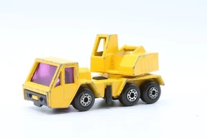 Camión grúa Matchbox SUPERRÁPIDO RARO púrpura ventanas/vidrio #49 amarillo, sin pluma - Imagen 1 de 7