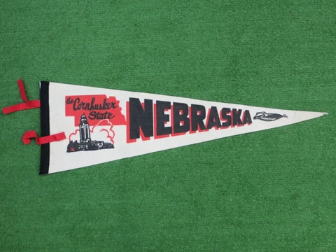 NEBRASKA CORNHUSKERS Vintage PENNANT The Cornhusker State NCAA CLASSIC RARE Cover