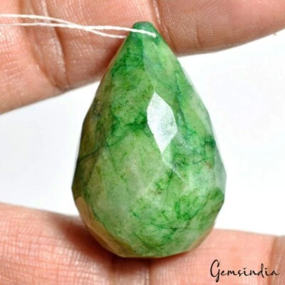 Gemas briolette de cuentas de corte a cuadros de pera esmeralda brasileña verde natural de 126,90 quilates Foto 1 de 4