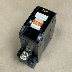 DAERYUK CIRCUIT PROTECTOR DCP51DF 10A 10AMS 3-3-2345 AC220V - Picture 1 of 8