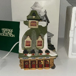 Dept 56 REINDEER BARN 5601-4 North Pole Series Heritage Village Collection W/Box - Picture 1 of 10