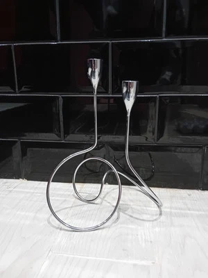 ARTÍCULO PRECIOSO...INUSUAL...METAL...TIPO CANDELABRO...VELA...CONO...PLATA... Foto 1 de 4