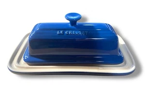 Le Creuset Blue Covered Butter Dish Ceramic Stoneware 12-41 Clean - Picture 1 of 8