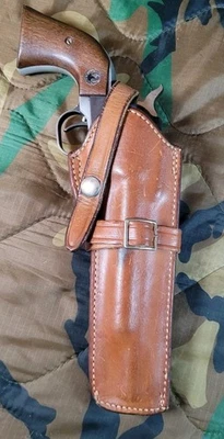 Safariland 43 Single Action 22 6 In Barrel Owb RH Leather Holster Brown - Image 1 of 4