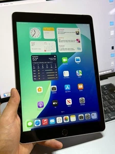 Apple iPad 9th Gen Wi-Fi + 4G Unlocked 10.2 inch White 64GB (Hairline Crack) 719 - Afbeelding 1 van 18